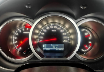 Подержанный автомобиль Suzuki Grand Vitara 2011 года (13 фото)