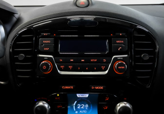 Подержанный автомобиль Nissan Juke 2015 года (15 фото)