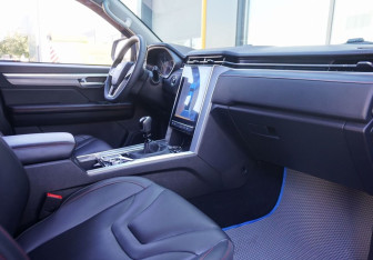 Подержанный автомобиль JAC T8 Pro 2023 года (11 фото)