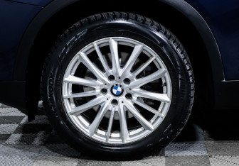 Подержанный автомобиль BMW X4 2016 года (15 фото)