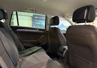 Подержанный автомобиль Volkswagen Passat Wagon 2019 года (12 фото)