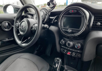 Подержанный автомобиль MINI Hatch 2020 года (9 фото)