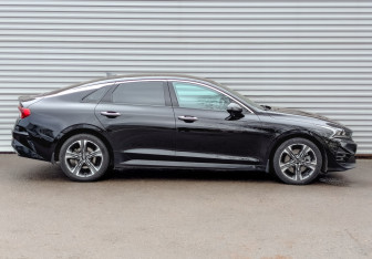 Подержанный автомобиль Kia K5 2021 года (4 фото)