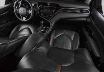 Подержанный автомобиль Toyota Camry Sedan 2019 года (14 фото)