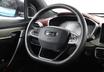 Подержанный автомобиль Geely Coolray 2023 года (15 фото)