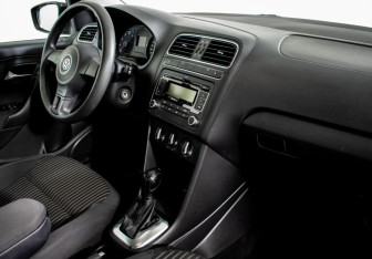 Подержанный автомобиль Volkswagen Polo Sedan 2011 года (10 фото)
