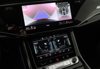 Подержанный автомобиль Audi Q8 2022 года (14 фото)