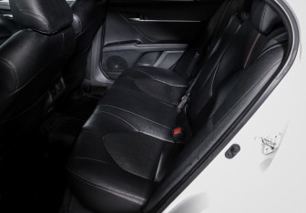 Подержанный автомобиль Toyota Camry Sedan 2021 года (10 фото)