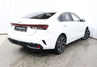 Подержанный автомобиль Kia K3 Sedan 2023 года (4 фото)