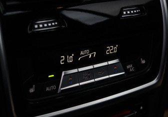 Подержанный автомобиль BMW X7 2020 года (12 фото)