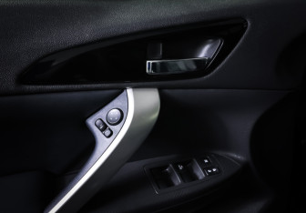 Подержанный автомобиль Mitsubishi Eclipse Cross 2018 года (18 фото)