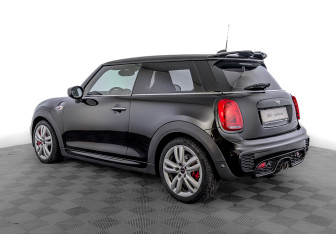 Подержанный автомобиль MINI Hatch 2020 года (7 фото)