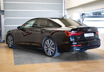 Подержанный автомобиль Audi A6 Sedan 2022 года (6 фото)