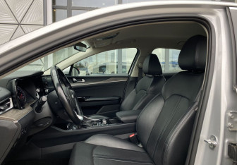 Подержанный автомобиль Kia K5 2021 года (25 фото)