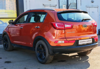 Подержанный автомобиль Kia Sportage 2011 года (7 фото)