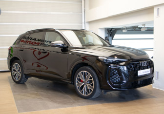 Подержанный автомобиль Audi Q5 2025 года (3 фото)