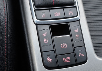 Подержанный автомобиль Kia Optima Sedan 2017 года (16 фото)