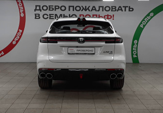 Подержанный автомобиль Changan UNI-K 2023 года (5 фото)