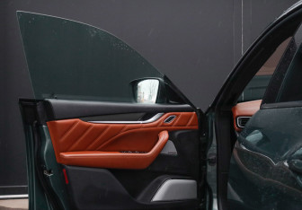 Подержанный автомобиль Maserati Levante 2021 года (17 фото)