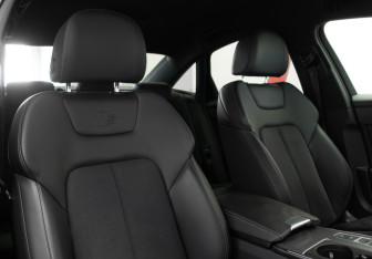 Подержанный автомобиль Audi A6 Sedan 2022 года (33 фото)
