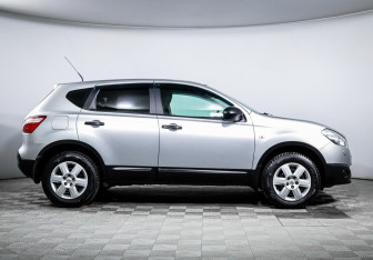 Подержанный автомобиль Nissan Qashqai 2013 года (4 фото)
