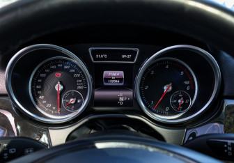 Подержанный автомобиль Mercedes-Benz GLE 2016 года (13 фото)