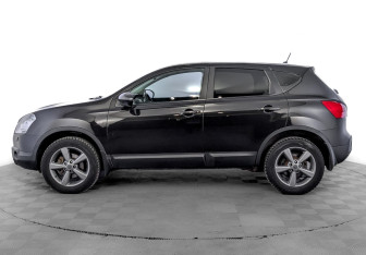 Подержанный автомобиль Nissan Qashqai 2008 года (8 фото)