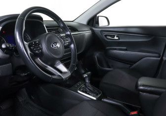 Подержанный автомобиль Kia Rio Hatchback 2020 года (11 фото)