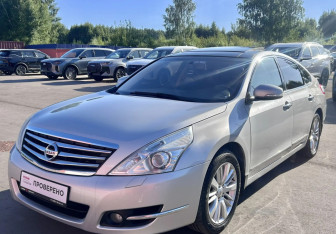 Подержанный автомобиль Nissan Teana 2011 года (1 фото)