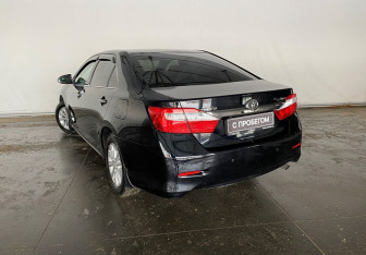 Подержанный автомобиль Toyota Camry Sedan 2014 года (4 фото)
