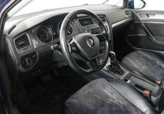 Подержанный автомобиль Volkswagen Golf Hatchback 2014 года (6 фото)