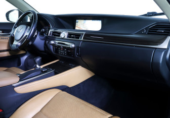 Подержанный автомобиль Lexus GS 2012 года (10 фото)