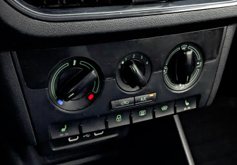 Подержанный автомобиль Skoda Rapid Liftback 2021 года (21 фото)