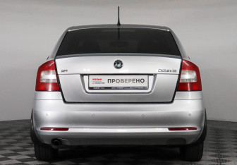 Подержанный автомобиль Skoda Octavia Liftback 2012 года (6 фото)