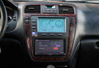 Подержанный автомобиль Acura MDX 2002 года (13 фото)