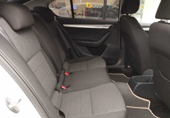 Подержанный автомобиль Skoda Octavia Liftback 2014 года (11 фото)