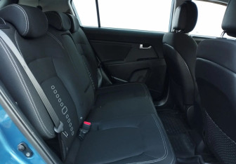 Подержанный автомобиль Kia Sportage 2010 года (11 фото)