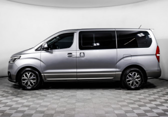 Подержанный автомобиль Hyundai Grand Starex 2018 года (8 фото)