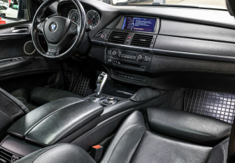 Подержанный автомобиль BMW X6 M 2012 года (11 фото)