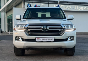 Подержанный автомобиль Toyota Land Cruiser Suv 2020 года (2 фото)