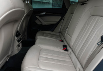 Подержанный автомобиль Audi Q5 2018 года (10 фото)
