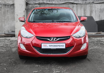 Подержанный автомобиль Hyundai Avante Sedan 2011 года (2 фото)