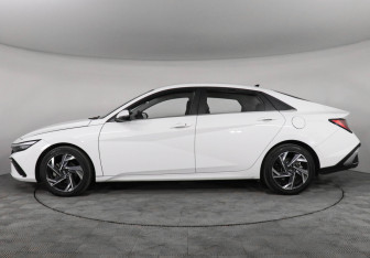 Подержанный автомобиль Hyundai Elantra Sedan 2024 года (8 фото)