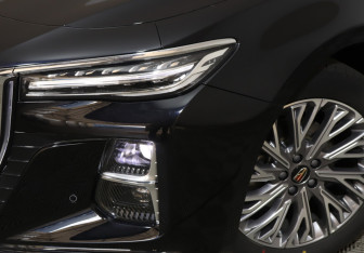 Подержанный автомобиль Hongqi H5 2024 года (21 фото)