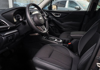 Подержанный автомобиль Subaru Forester Suv 2018 года (13 фото)