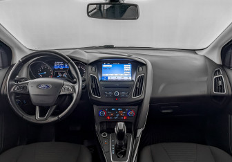Подержанный автомобиль Ford Focus Sedan 2019 года (13 фото)
