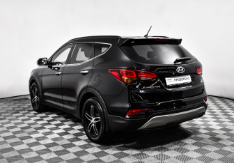 Подержанный автомобиль Hyundai Santa Fe 2016 года (7 фото)