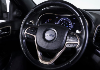 Подержанный автомобиль Jeep Grand Cherokee 2013 года (13 фото)