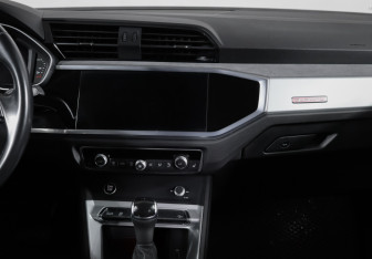 Подержанный автомобиль Audi Q3 2020 года (13 фото)