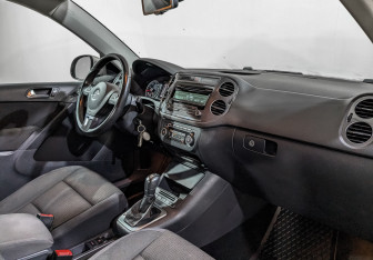 Подержанный автомобиль Volkswagen Tiguan 2012 года (13 фото)